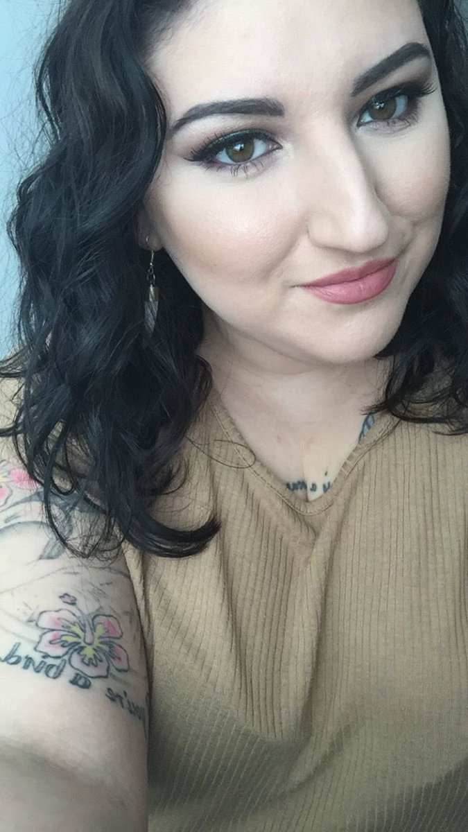 becomemaya's tweet photo. @monbeauteur found Maya voluminous &amp; curling fine flyaway hair! #blogginggals #thegirlgang

https://t.co/uhoZgiMA7D https://t.co/tMlmSL2Ubv