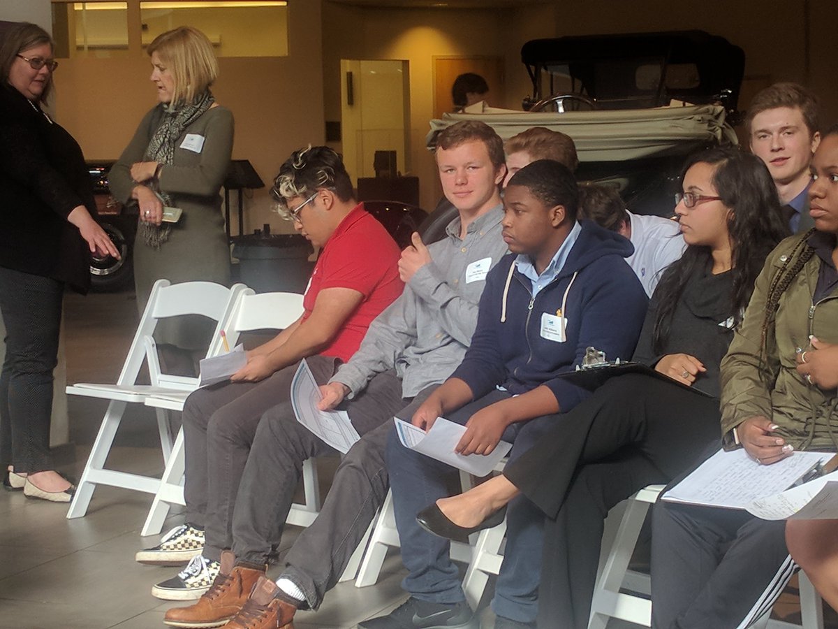 Veale PitchFest - Alex Morris Semi Finals with "The Right Table"