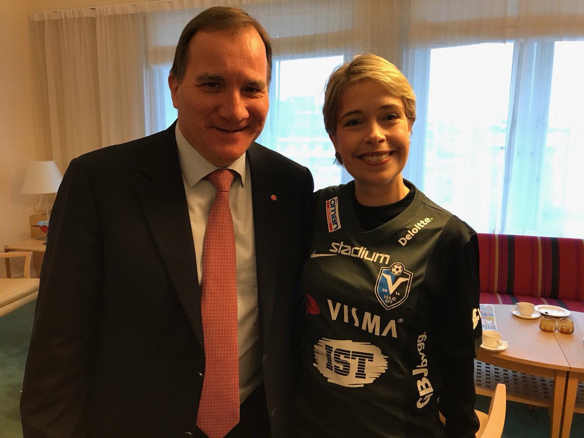 VxoDFF's tweet photo. KOLLA så glad han blev när han fick se en Växjö DFF-tröja😉👌🏼🙌🏼 https://t.co/htLr4jMEZt
