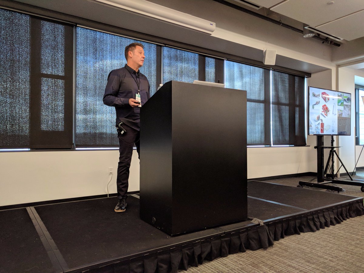 thedesignbaker's tweet photo. Stephen Giff from Google opening Puget Sound Word Usability Day 2017 #pswud2017 #worldusabilityday https://t.co/l24Bq7PBcy