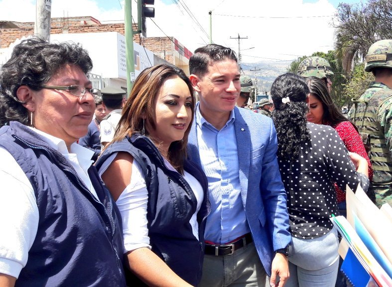 DHumanoEc's tweet photo. Min. @IvanEspinelM a su ingreso a la Séptima Sesión del Gabinete Ampliado, en las  instalaciones de Ferrocarriles del Ecuador EP. Brinda un saludo afectuoso a la ciudadanía. @Lenin Moreno #GabineteAmbato https://t.co/Hd52fQH41P
