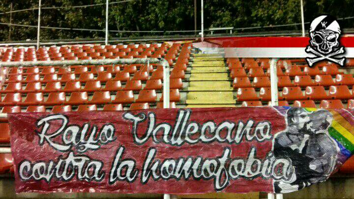 bukaneros92's tweet photo. Hoy, como todos los días, es el día contra el racismo, el sexismo, la homofobia y el fascismo. En Vallekas lo tenemos claro. https://t.co/aHdT4q00WX