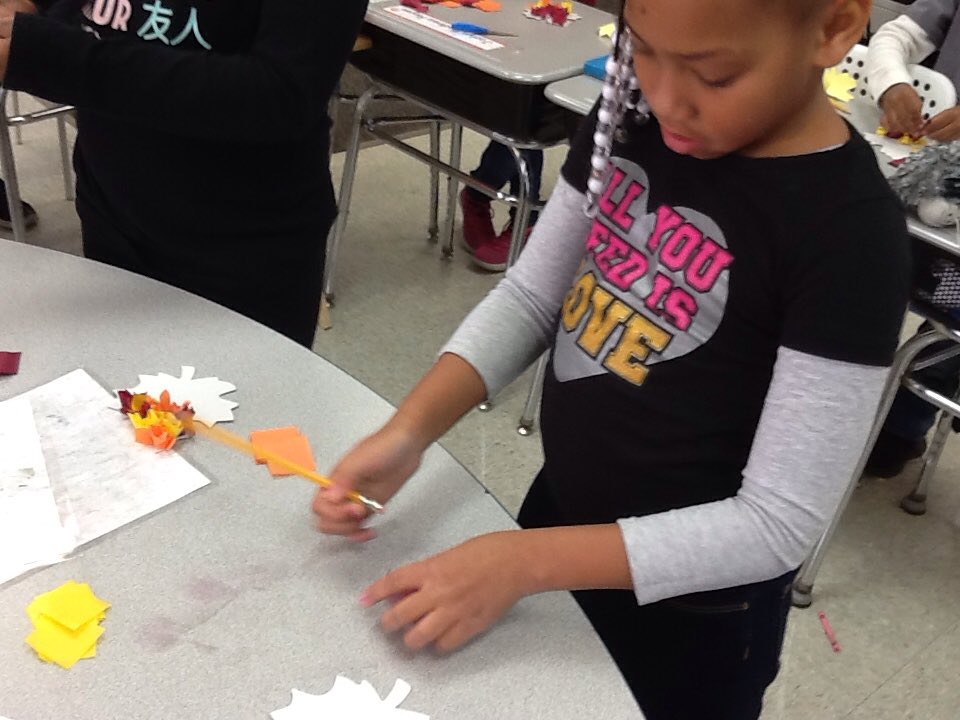 JenReichardt1's tweet photo. Using our Mickey Bucks to buy craft time. @SerenaHills_161 @flossmoorsd161 https://t.co/lGobCD5wdk