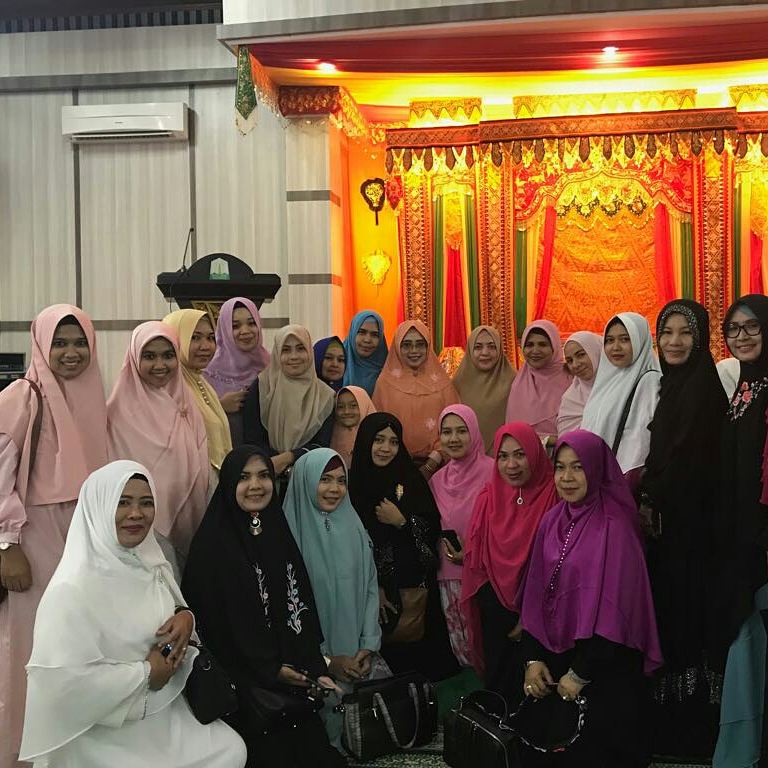HmC_Aceh's tweet photo. Kajian Rutin HmC Aceh dg tema SILATURRAHIM bersama ustadz Husni Suardi https://t.co/hw8BQYuoqk