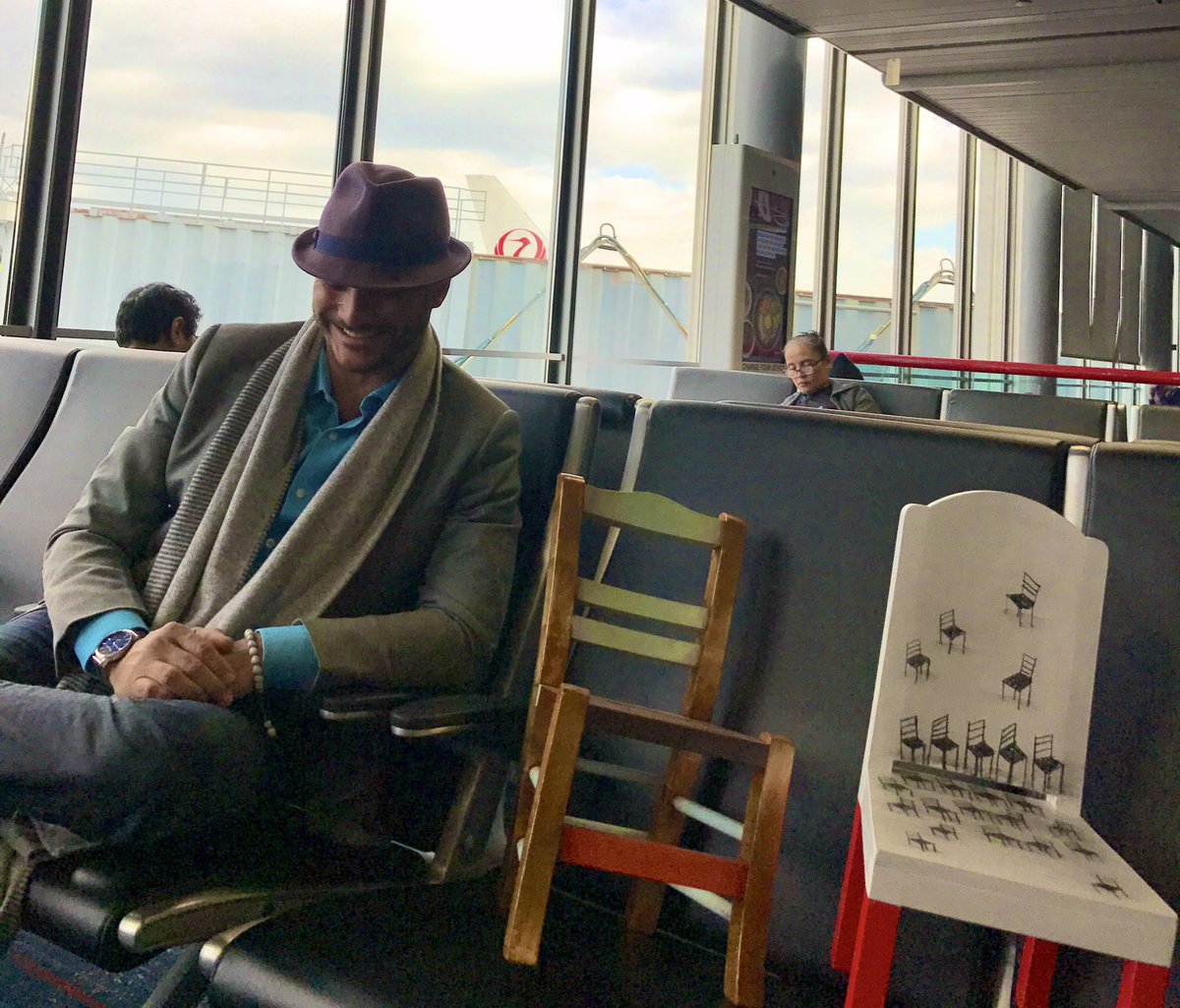 Yubal's tweet photo. Back to Miami with @AmericanAir to keep working hard for this year's @reddotmiamiart 

Keep believing, keep creating and...

#GoGetThatDream https://t.co/KHmZziR46i