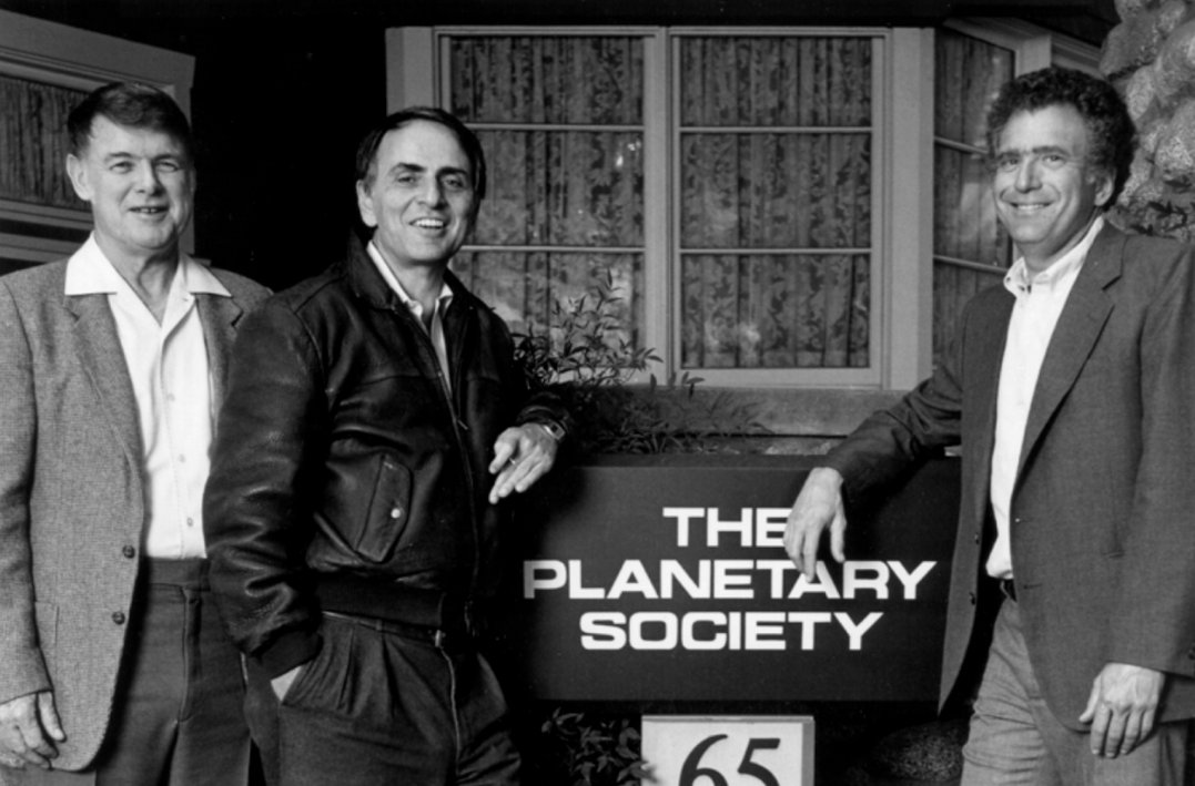 exploreplanets's tweet photo. Happy birthday to our co-founder, Dr. Carl Sagan. 

Our founders formed The Planetary Society to demonstrate—simply by its existence—that the public strongly supported planetary exploration. 

 In honor of Carl, consider writing to Congress today: https://t.co/9qq7JySM8v https://t.co/W5tTe8IKnB