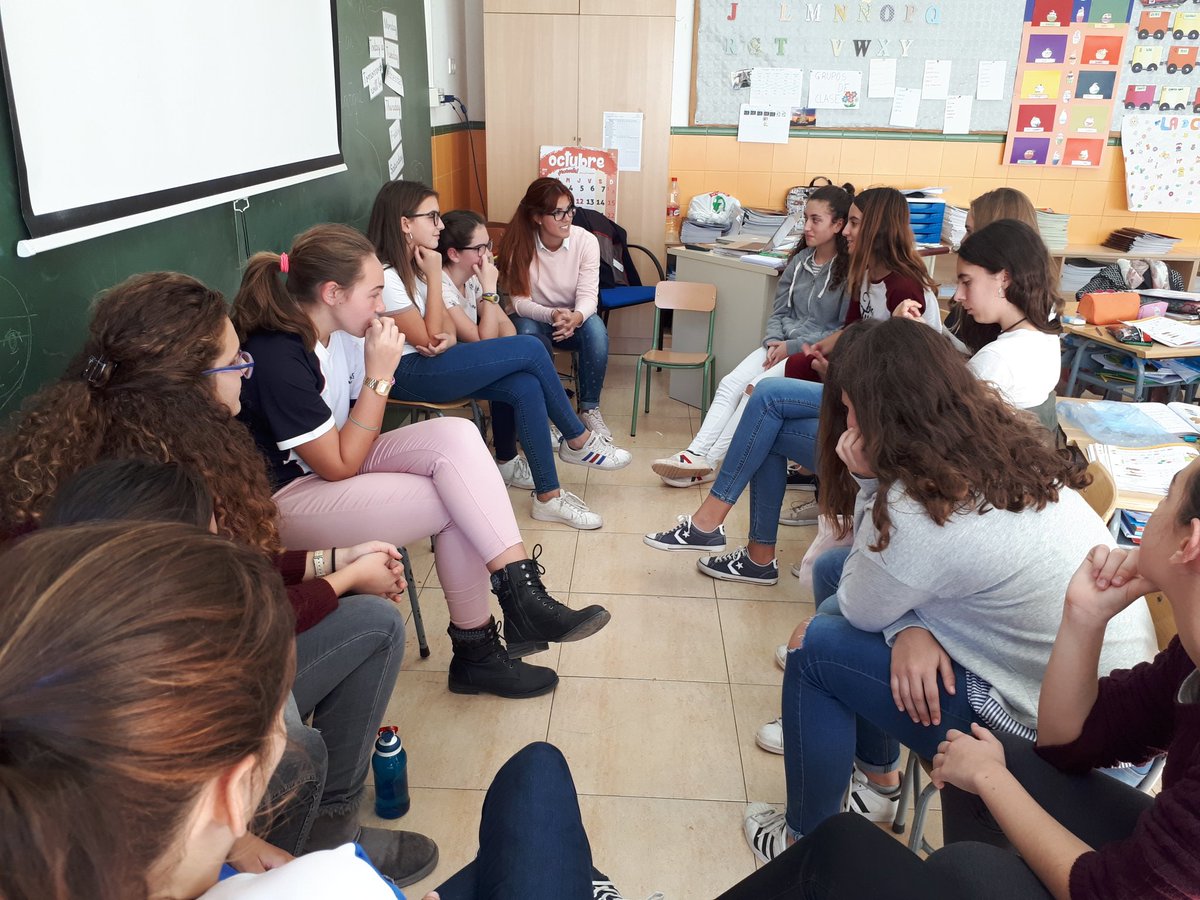 CtGrupos's tweet photo. GA4 pone en común sus opiniones acerca de su futuro y la importancia de Dios en sus vidas. #Welovegrupos #MaristasCt17 #GVX #GA4 https://t.co/OVz8fsStzJ