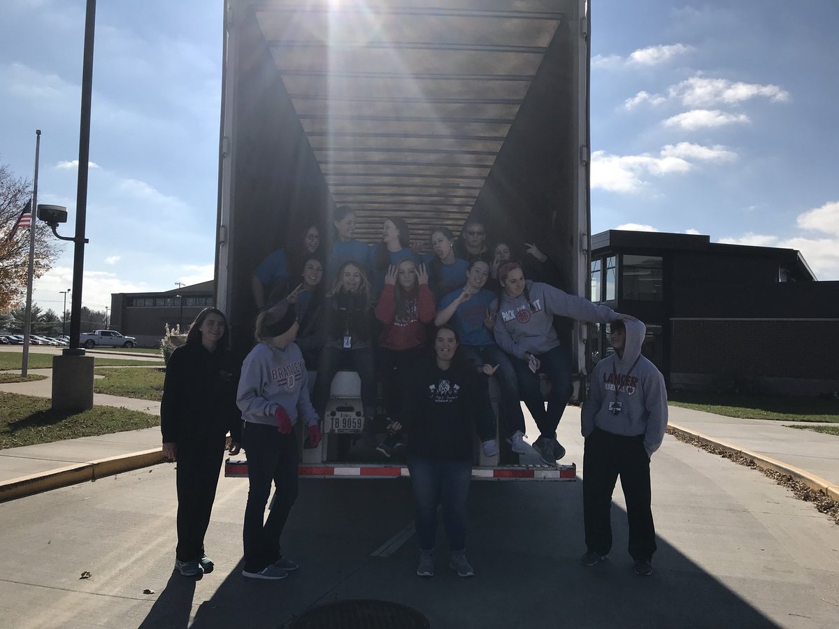 NSstudentgov's tweet photo. #qcshd #LoadingDay https://t.co/6MmY5McKwM