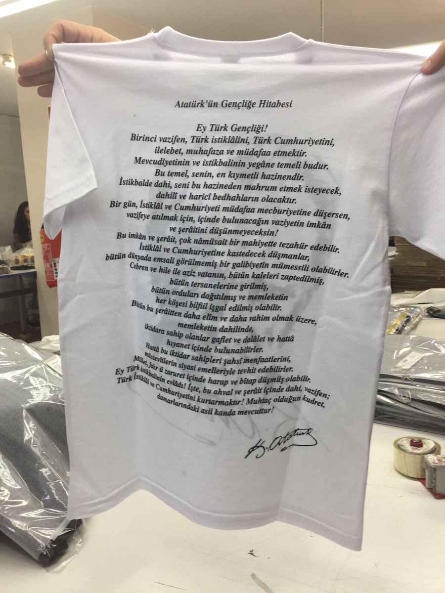 Bu yılki en buruk YASIM’la giyicem..
Siz de unutmayın ve gururla giyip analım.
#Yarın11deAslanlıYoldayız
#EnBüyükYASım10KASIM
#Atamİzindeyiz