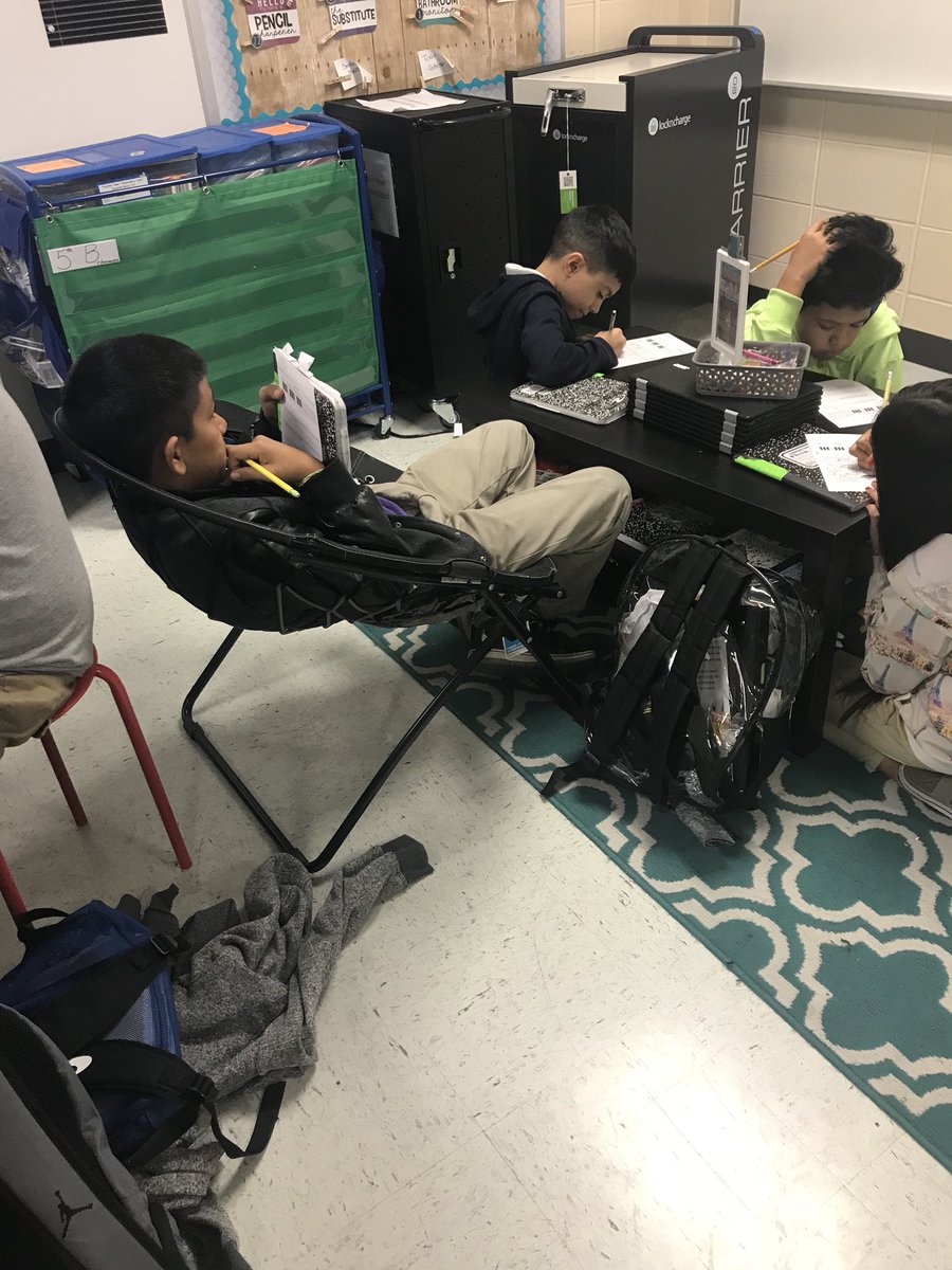 MsHdz5th's tweet photo. Working hard while being comfortable! #MsHsMathematicians https://t.co/rniy4zAg0R