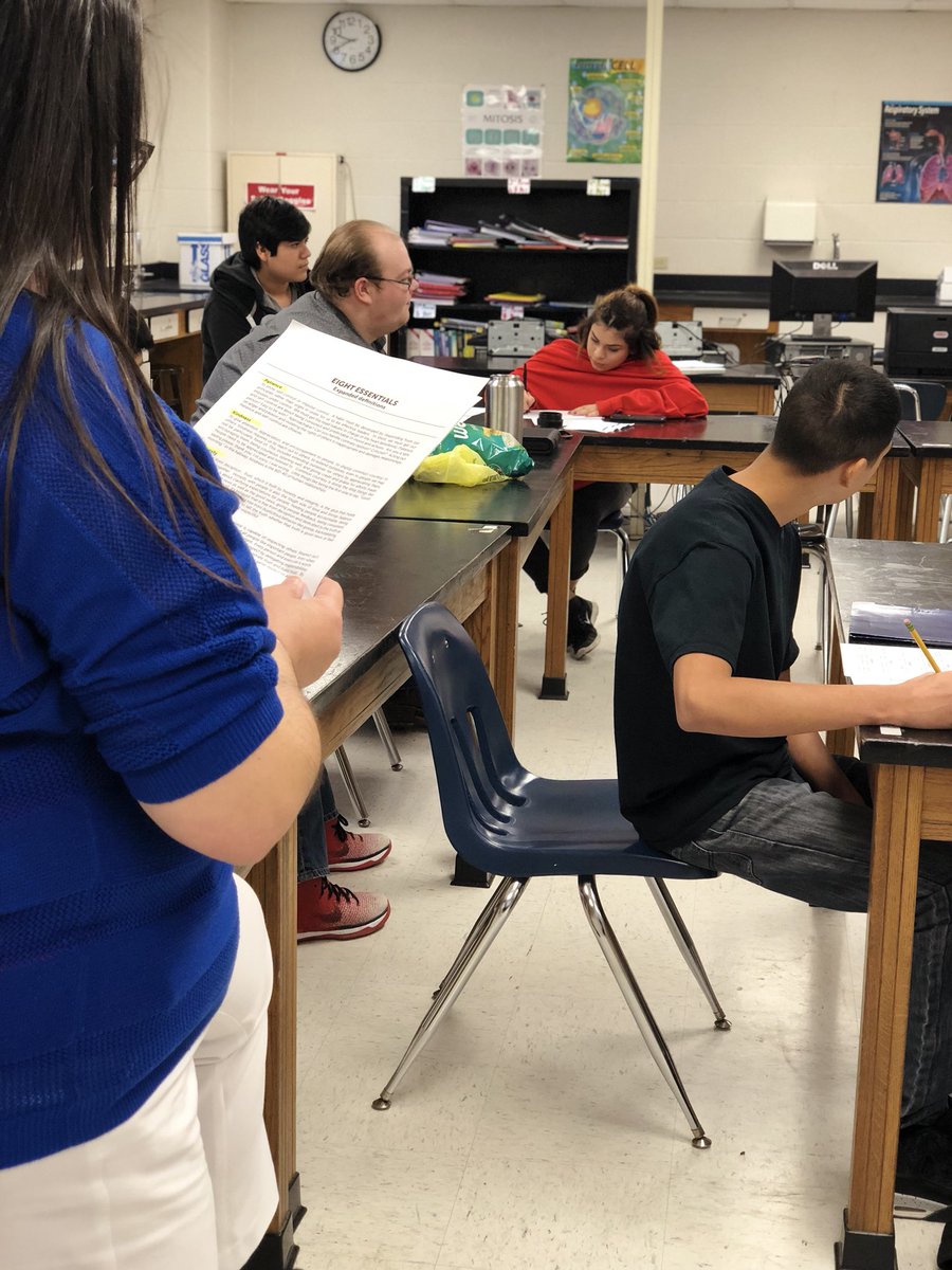Mrs_Yanez_'s tweet photo. Modified lesson for #CharacterStrong #EightEssentials @HarlingenHS @melgarcia72 @HHSCards #CSND @careacter π https://t.co/PLMv2kH7Hm