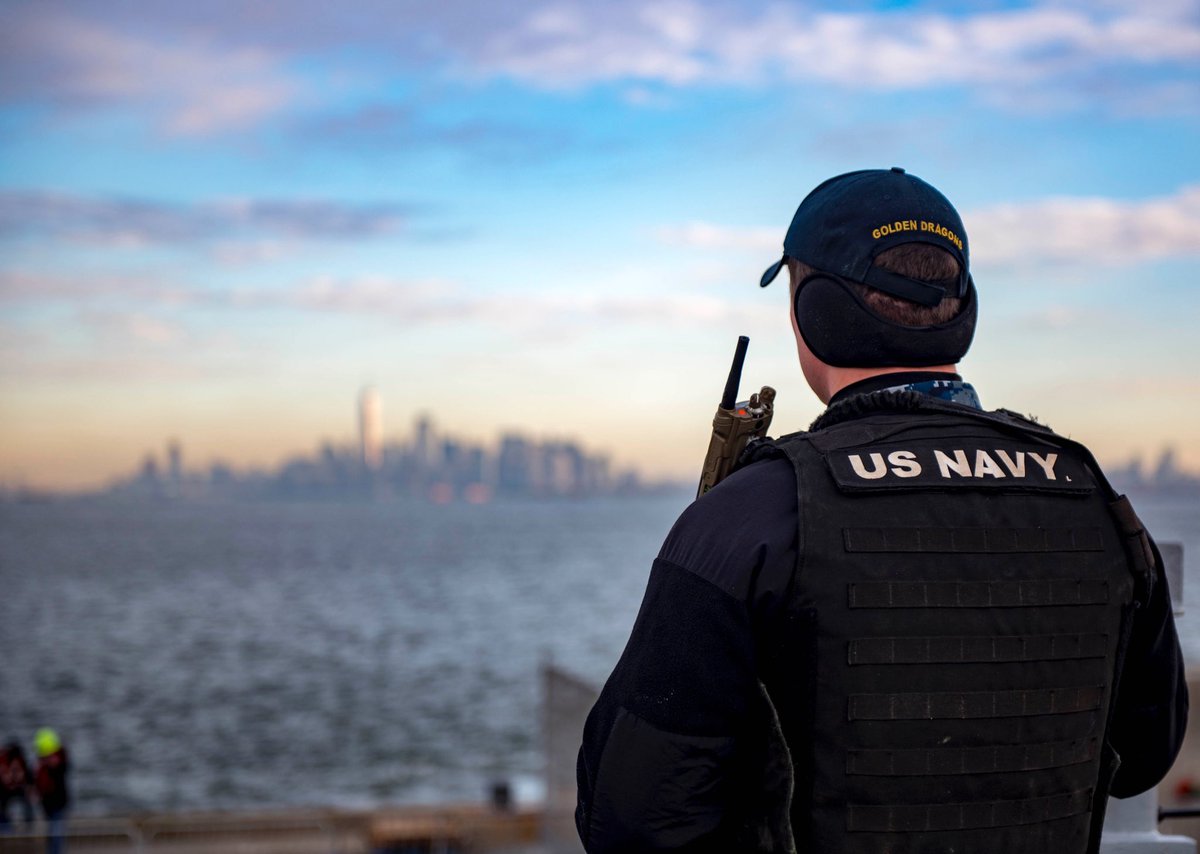 Welcome back to #NYC USS The Sullivans! #VeteransWeek #NavyInNYC