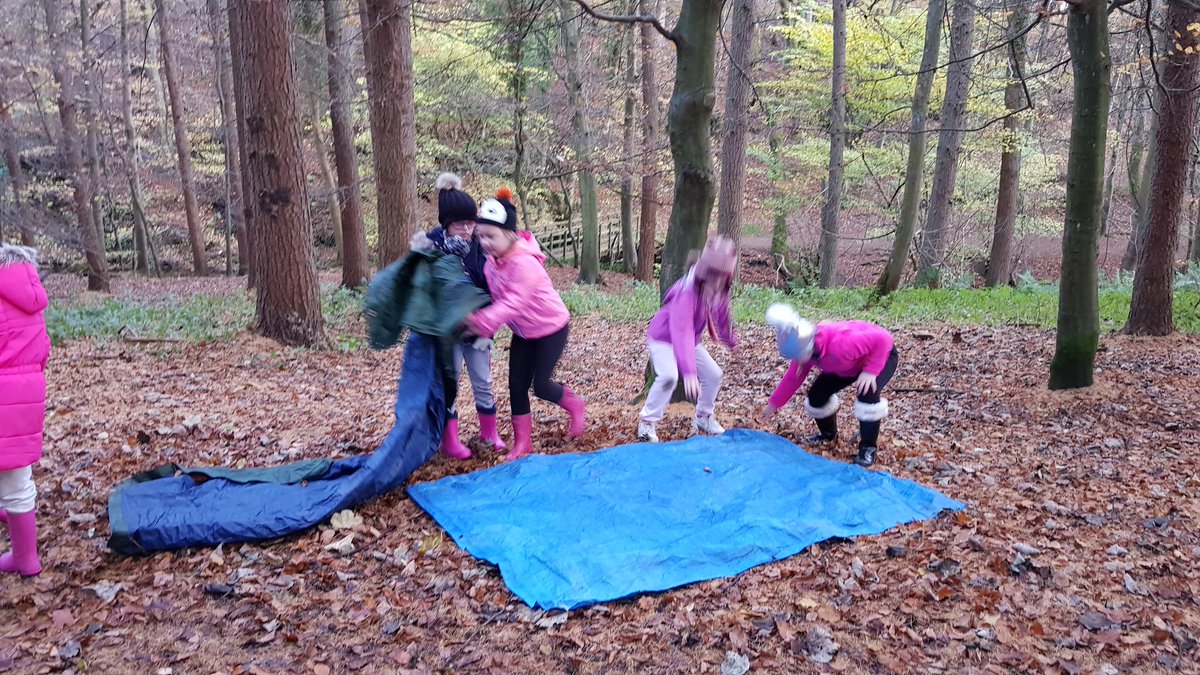 ClevesCross's tweet photo. Just a few more from our shelter building earlier! Some were more successful than others! #downinthewoods #sheltermaking https://t.co/ChNwQIbHsb