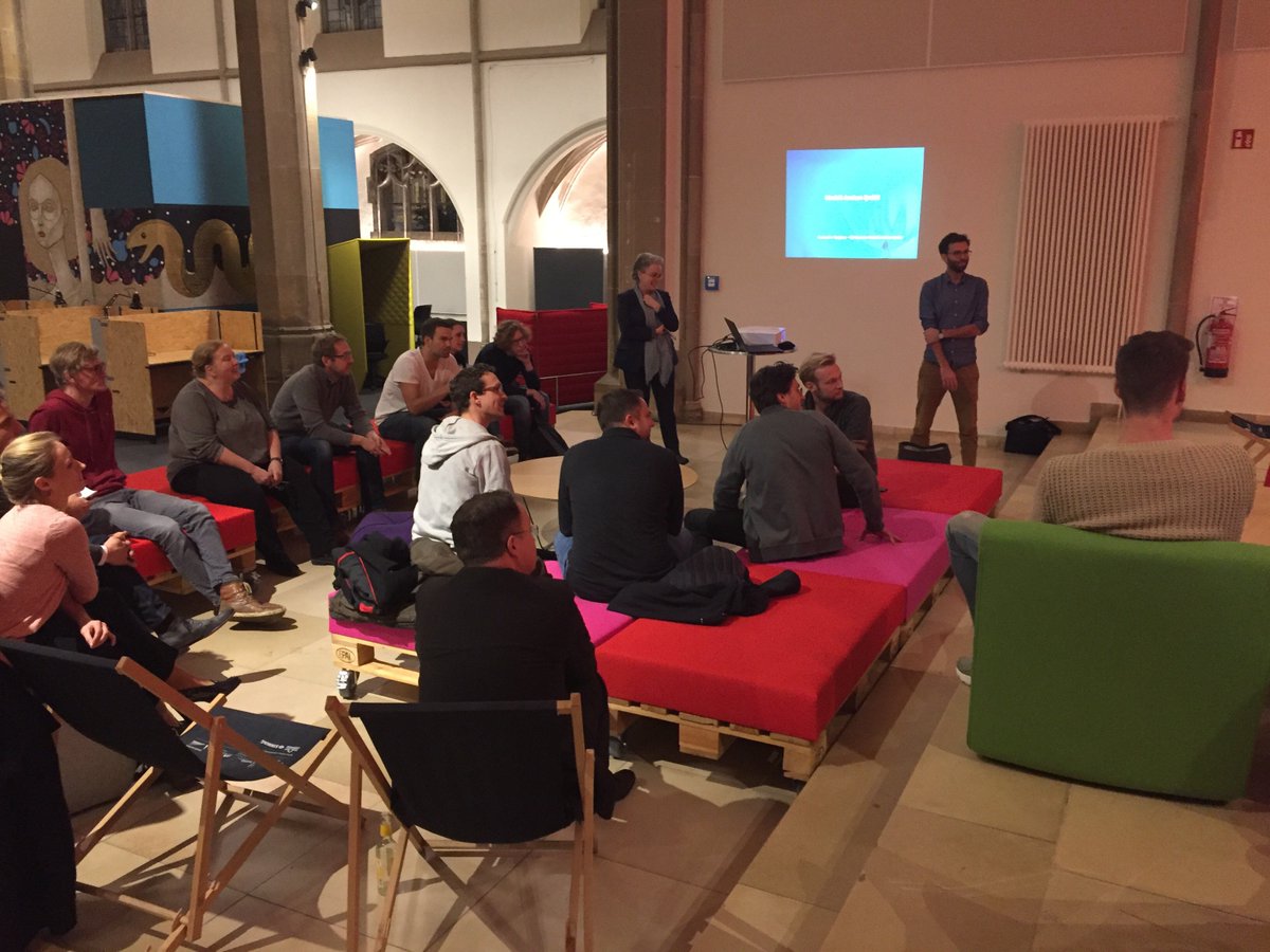 digitalHUBac's tweet image. Gerade Mitglieder- #ComeTogether bei Pizza und Impuls von Alex Stoffers #ModellAachen zum Thema #Vertriebsdokumentation im #digitalHUBac #AachenDigital