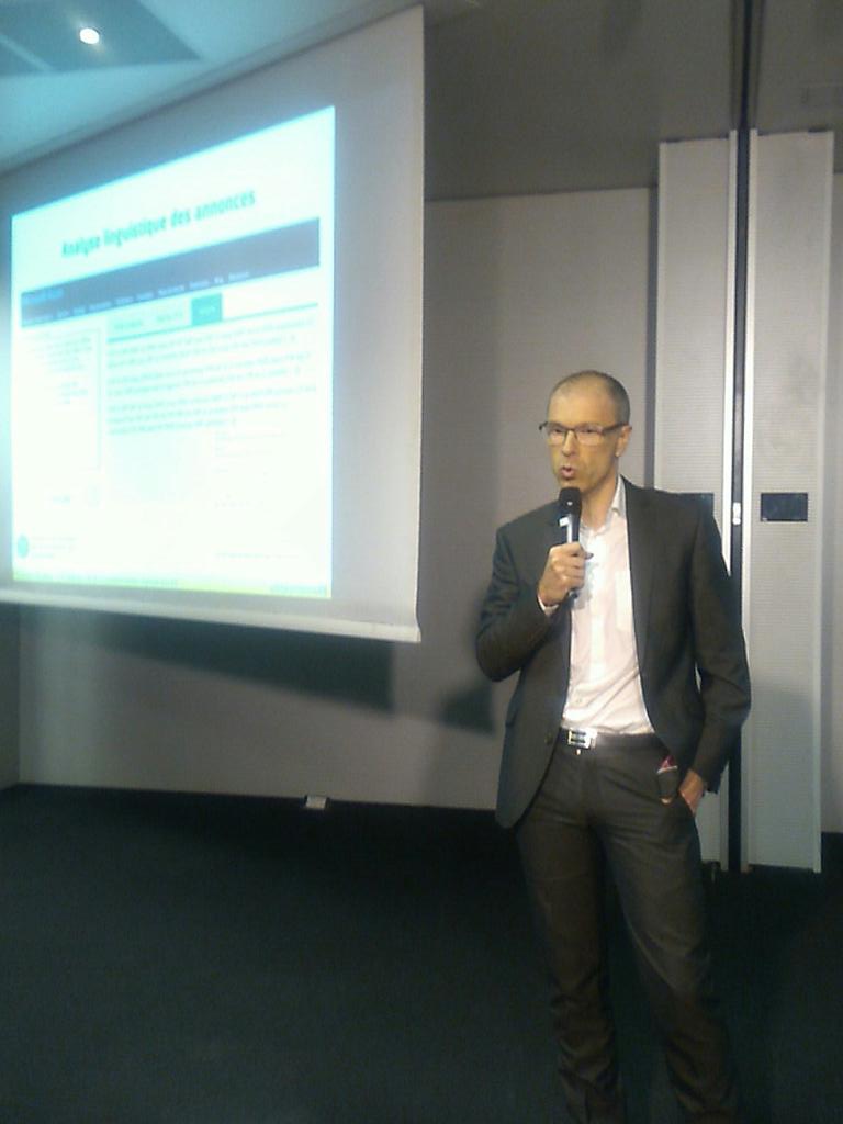 DisruptRHParis's tweet photo. Stéphane Goudeau aborde l'IA dans les RH #disruptrhparis https://t.co/lzqWa0VWqz