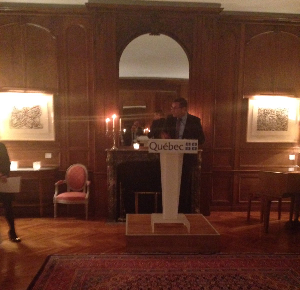 Xxo_axx's tweet photo. Bienvenue au #Québec à #Paris avec @esg_uqam et @embadauphine c'est une #eMBAventure qui dure https://t.co/QqyyO7Dti1