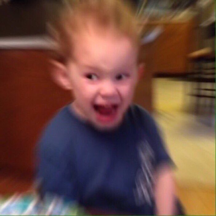 violts's tweet photo. REP REP REPUTATION ISSS COMING OUT TMRW DO U HEAR ME SCREAMING #Reputation1Day https://t.co/VDhc38z2Lz