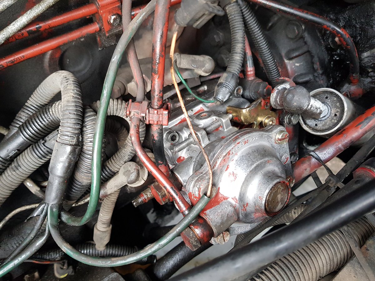 MB_Fuel's tweet photo. A little in situ throttle shaft leak repair on this Iveco recovery truck this morning. #bosch #iveco #repair #diesel https://t.co/n75gTc9WOO