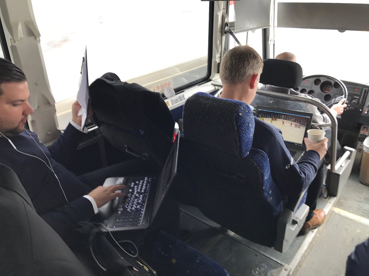 GoalieTrotter's tweet photo. Coachteamet med @MartinDahlin16 &amp; @PontusNyberg förberder kvartsfinalen för  @swehockeyse Team17 vs USA i #WorldU17 🏒 https://t.co/KpFVvtPMk8