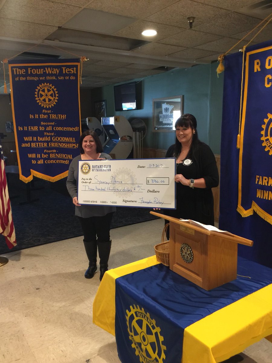FarmingtonRI's tweet photo. Donations to our Ramble Jam partners at Farmington Rotary today. #thankful #community. @RambleJam https://t.co/jTyKpCCrIW