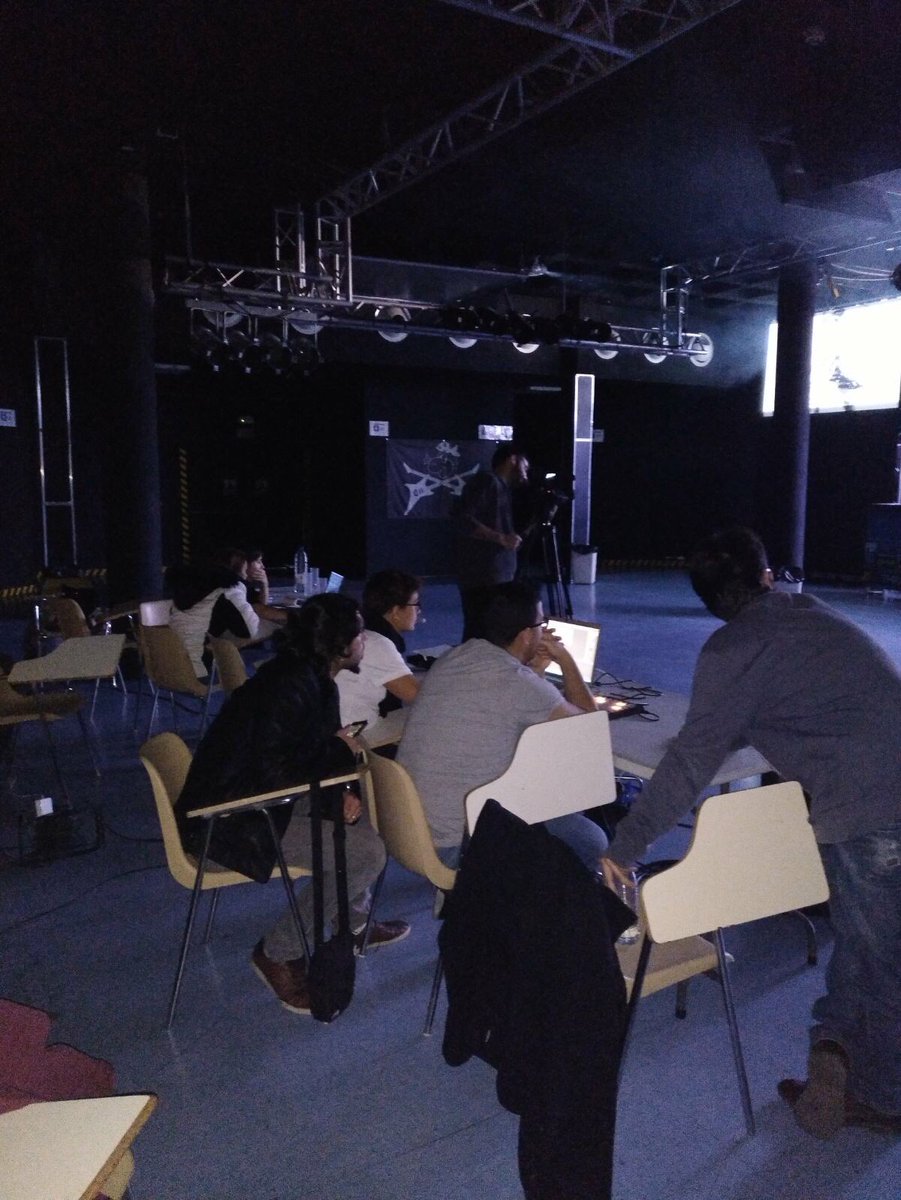 CIFE_Fuenla's tweet photo. Esta tarde en @Espacio_elGrito primera de las sesiones Prácticas finales del curso de "Auxiliar Técnico de Sonido e Iluminación", contando con actuación de la banda #Embrollo 
+INFO: https://t.co/OWpbiOfOmU #Fuenlabrada #compromisoCIFE https://t.co/wuxfKkBBWm