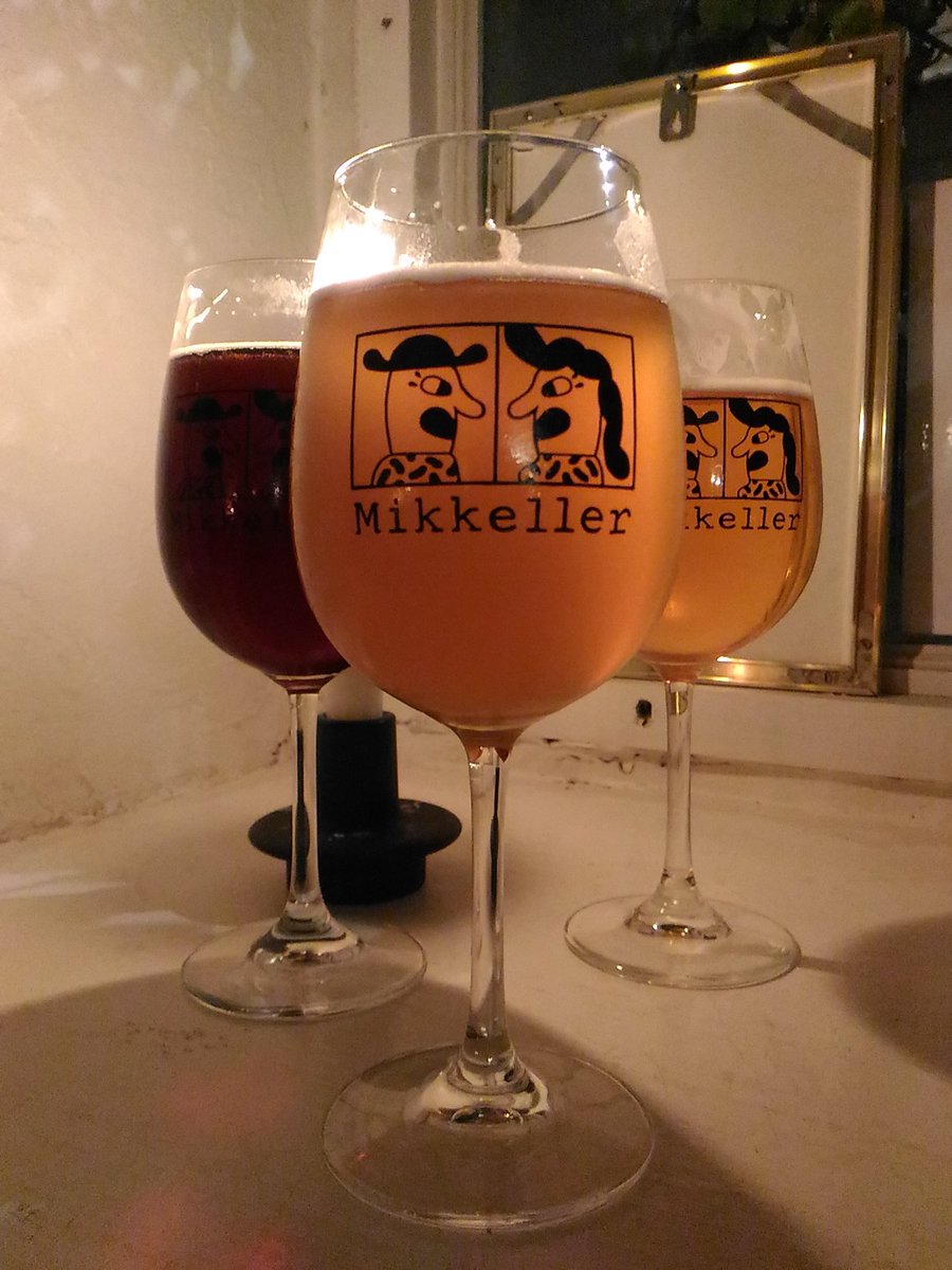 DollyPente's tweet photo. Mikkeller! Drinking beer from wine glasses :D https://t.co/th2rssvX2B