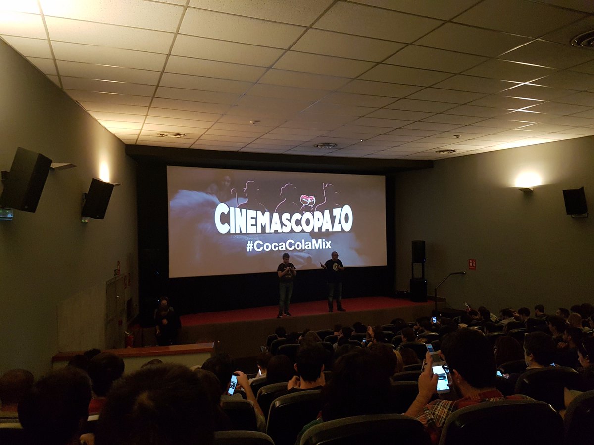 dagondil's tweet photo. Otro día más!!! Hoy toca la historia interminable @Cinemascopazo #CocaColaMix https://t.co/rQTLZ2GBQ2