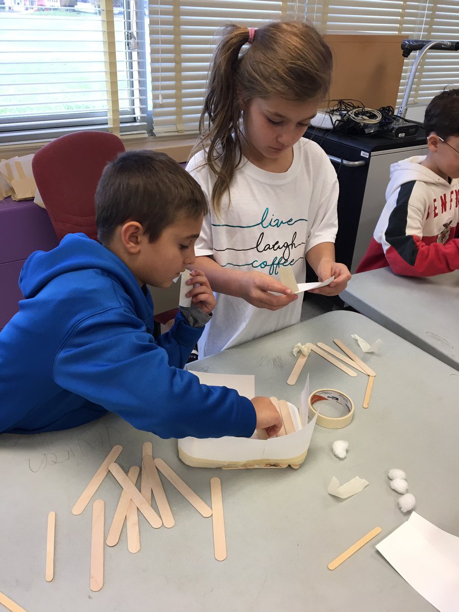 MrsLindseyGC's tweet photo. Engineering natural-disaster proof housing @ParkwayPOB with Mrs. Hamrah's class! #windtest #tremortest #floodtest Learning to build sturdy structures! @Sezgregnyc https://t.co/UyvKErZZhr