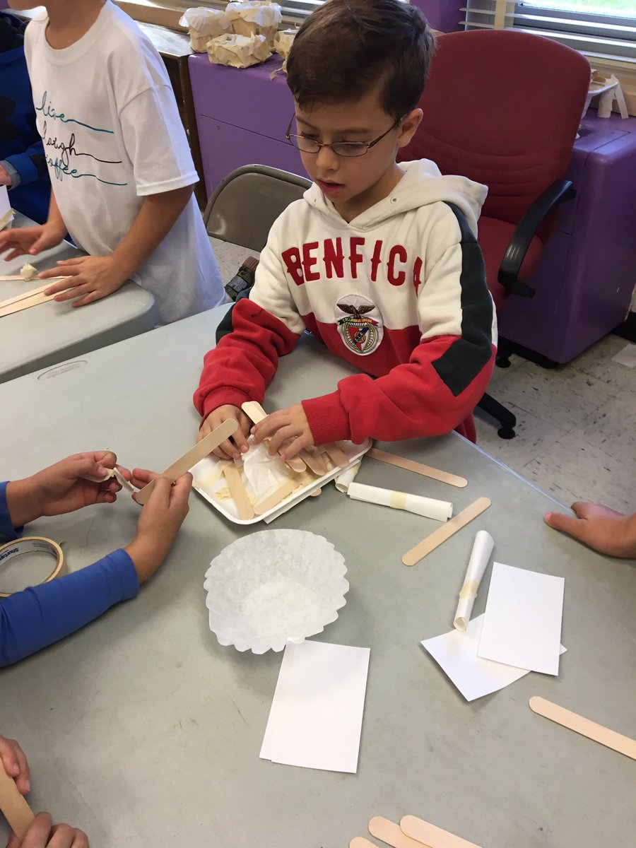 MrsLindseyGC's tweet photo. Engineering natural-disaster proof housing @ParkwayPOB with Mrs. Hamrah's class! #windtest #tremortest #floodtest Learning to build sturdy structures! @Sezgregnyc https://t.co/UyvKErZZhr
