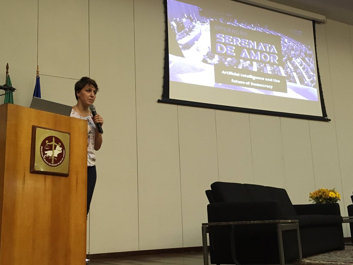 odi_rio's tweet photo. Yasodara Cordova, CEO do projeto Serenata de Amor, explica como funciona a robô @RosieDaSerenata que identifica abusos e ilegalidades de deputados federais no uso da cota para exercício da atividade parlamentar. #ISINS #IVSeminarioBigDataBrasil https://t.co/wXi6ffbQxW