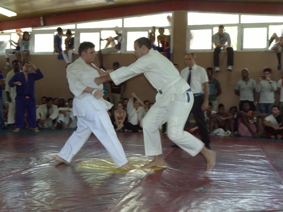 Lluvtorr's tweet photo. #Cuba | EN BREVE Apasionados del Judo en estos #JM15 se ven las caras  Con o sin lluvia... sígue a nuestros competidores desde el gimnasio @universidad_uci Fotos2016 Via @amcruz1991 https://t.co/xR7kJU9dLu