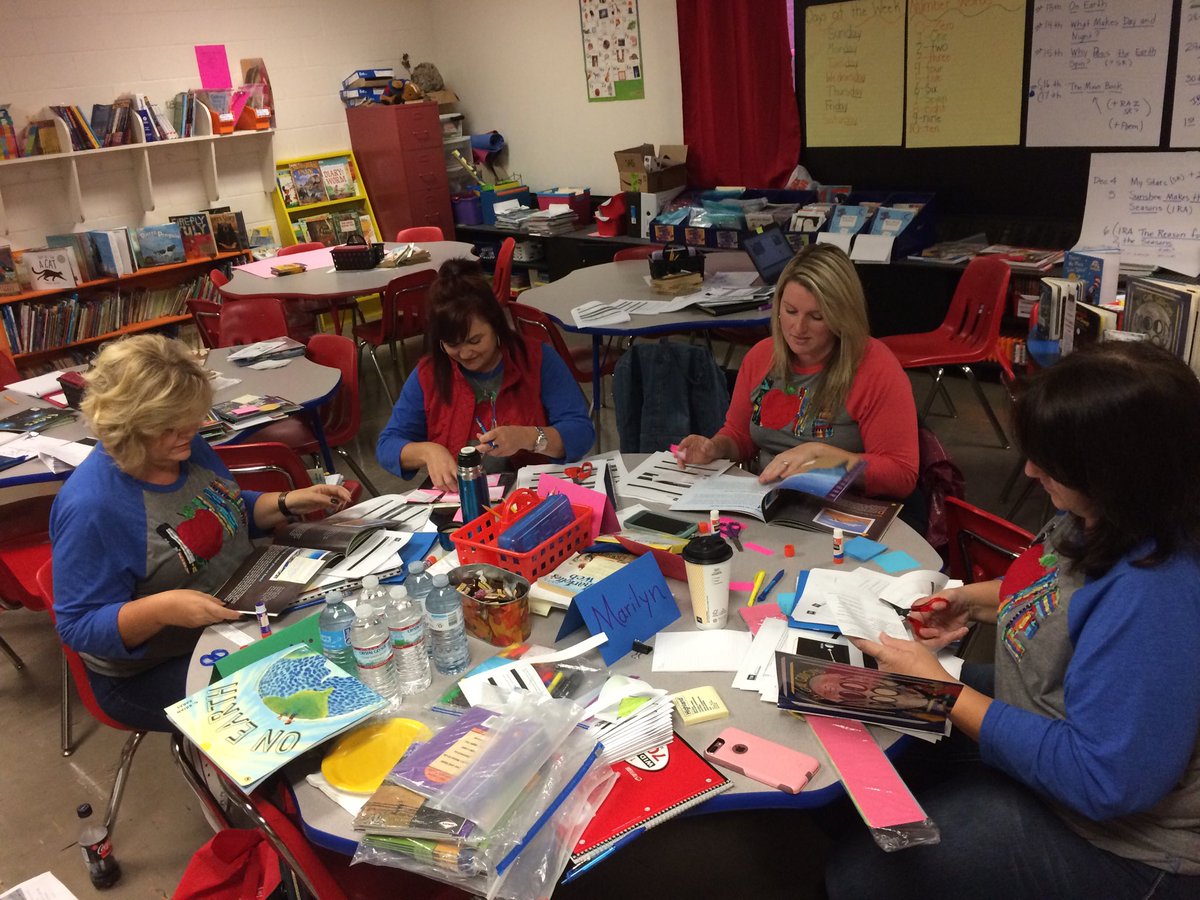 kelleyk70_key's tweet photo. Intense planning today! @BentonElem #unitstarter @ReadtobeReadyTN @SECORE @TNedu https://t.co/PZFdLhabmz