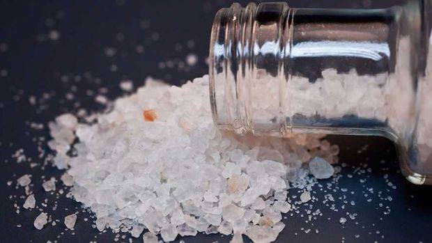SA_Heroes's tweet photo. #FLAKKA #ZombieDrug has been found in SA. 
Side-effects include changes in behaviour/mood, extreme agitation, jerking muscles, delirious thoughts, paranoia &amp; PERMANENT SHRINKAGE OF YOUR PENIS.
Don't be an idiot #SizeMatters 
Don't use #FlakkaDrug https://t.co/uFFmnJYrmQ
