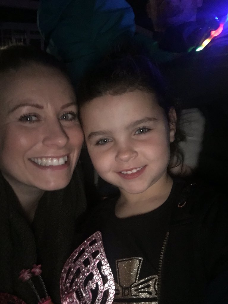 kellynlola's tweet photo. #GWQfireworks https://t.co/pR1tgRgZxi