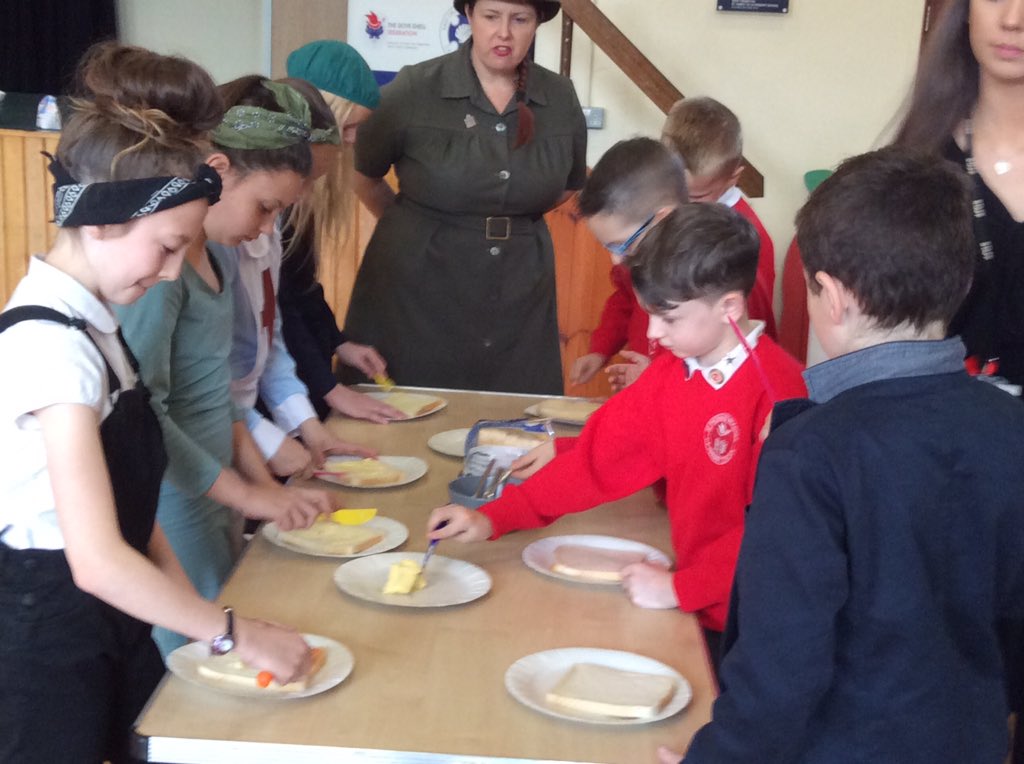 dove_shell_fed's tweet photo. Year 6 at EC St James' and St Thomas' Moorside enjoyed the wonderful World War 2 Workshop. #DSF #DSFStTYear6 #DSFStJYear6 https://t.co/S0vkNNhTB0
