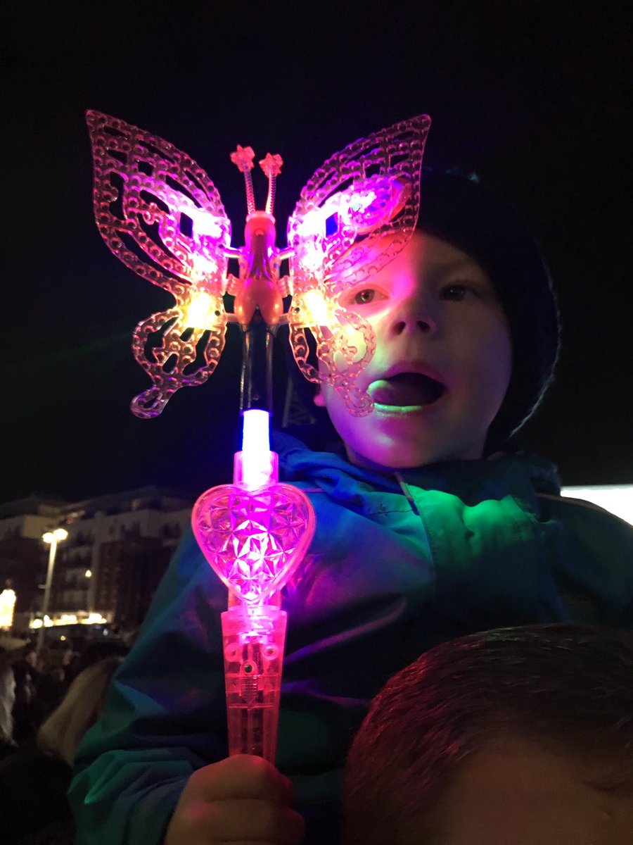 kellynlola's tweet photo. #GWQfireworks https://t.co/2fpQBDOOUo