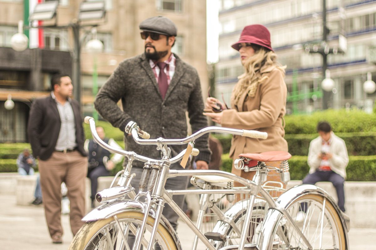 MXCycleChic's tweet image. Nuestros amigos de Blitz Machines nos comparten las fotografías que tomaron durante el Tweed Ride Mexico City 2017.  mexicocyclechic.com/2017/11/tweed-…