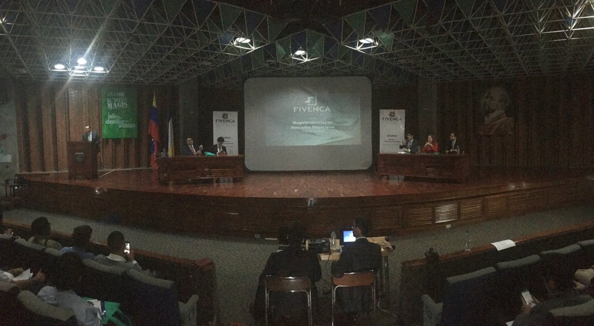 LinetheAvila's tweet photo. Ya comenzó la Tarde Fivenca en el #Congreso2020 https://t.co/ioUttP9rOm