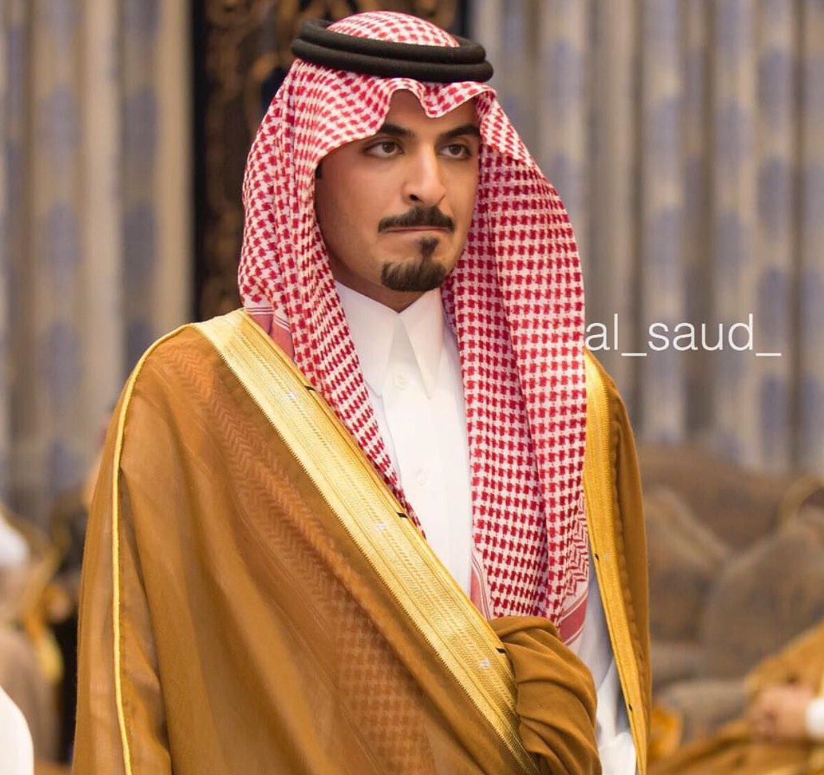 جريدة الرياض الأمير نايف بن سلطان يحتفل بزواجه من كريمة الأمير سعود بن نايف