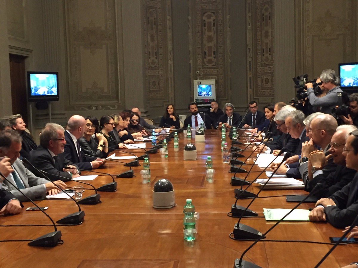 sbonaccini's tweet photo. Più autonomia per @RegioneER Partito il negoziato col Governo, insieme a Lombardia: primo summit a Bologna il 17 novembre.
Si parte sul serio https://t.co/Crqdv0sqn9 https://t.co/yCkjoyXnxZ