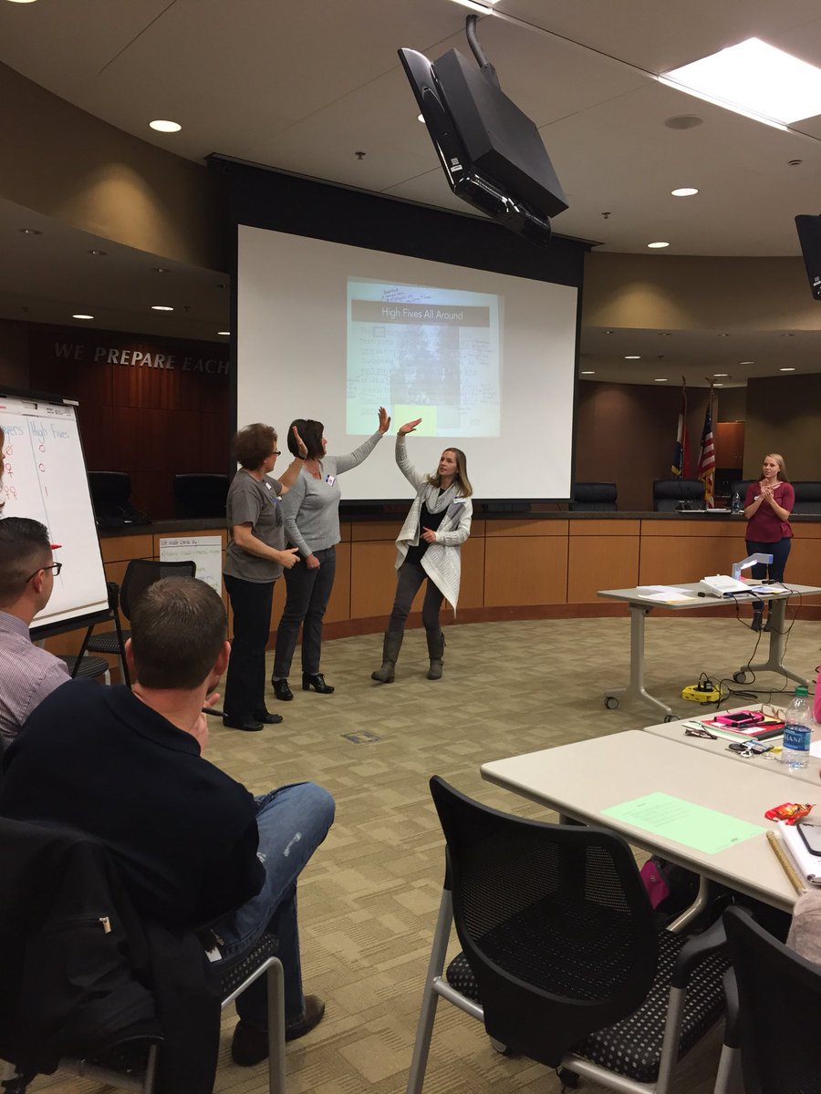 jdkubiak's tweet photo. #r7proud Ts learning about #r7mathworkshop with @MokerKQ and @KristieKrier from @PEBCorg. Doing some heavy deep thinking!! #Mathiscool https://t.co/kMjMIdYtLK
