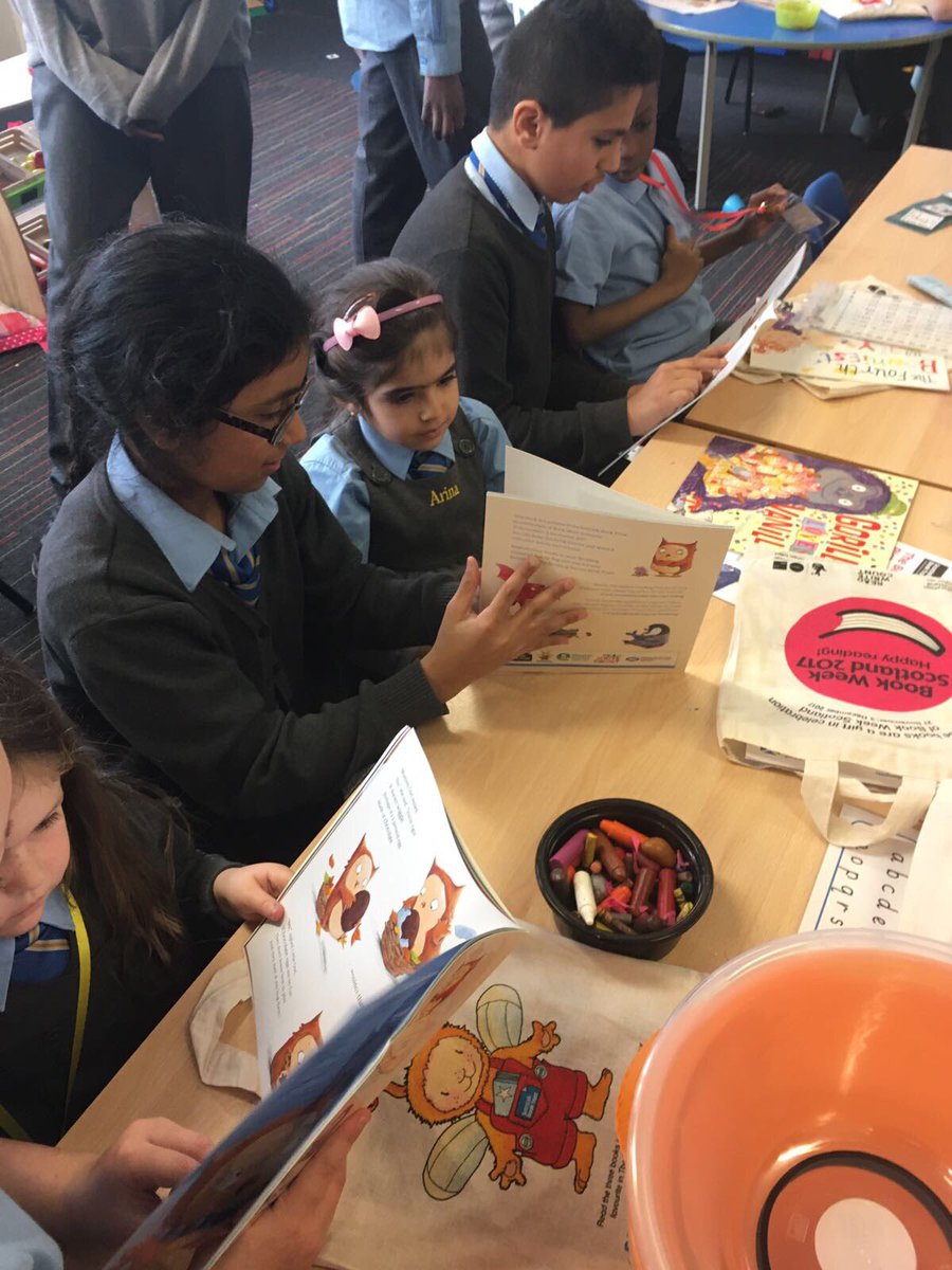 StAnnesPrimary's tweet photo. P7/6 reading and baking with P1 for the Bookbug Paired Reading Challenge 📚👧🏼👦🏾🍰@Bookbug_SBT @litforalllb https://t.co/c7jxW0OgeH
