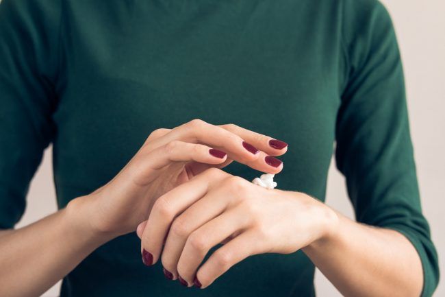 Vitacost's tweet photo. How to beat dry skin before it starts - https://t.co/l1qNk9GohY @Reserveage #ceramides #Phytoceramides #collagen #skincare #winter https://t.co/BqV3Jfrtos
