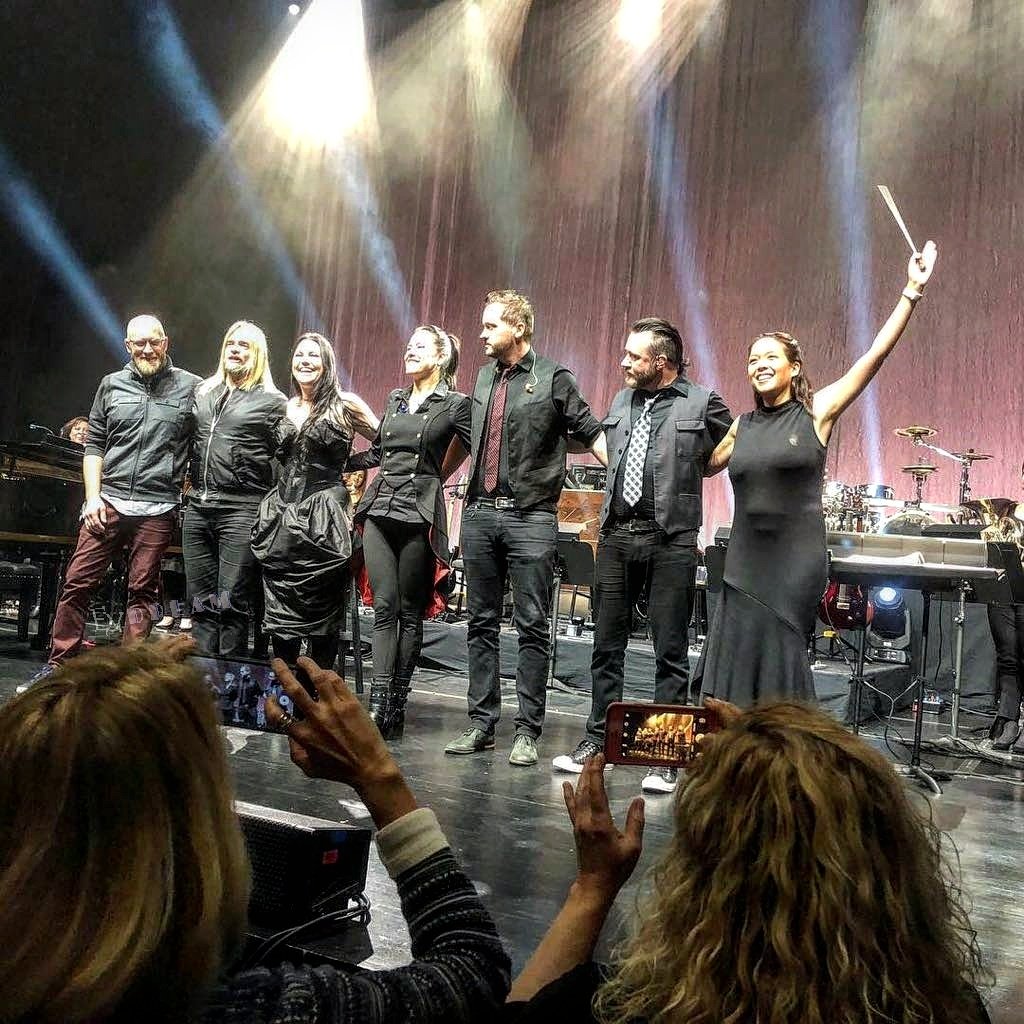 EvDreamOficial's tweet photo. 🔊🔊🔊🔊 Tão bom ver a alegria de vocês depois dessa linda apresentação em Baltimore😍😍😍 👏👏 #Synthesis #SynthesisLive #SynthesisTour2017 #SynthesisTour #Evanescence #Orchestra #AmyLee #TroyMcLawhorn #TimMcCord #JenMajura #WillHunt #DaveEggar #Baltimore 🎥 Pat B-Kearners https://t.co/EiLJiUeVly