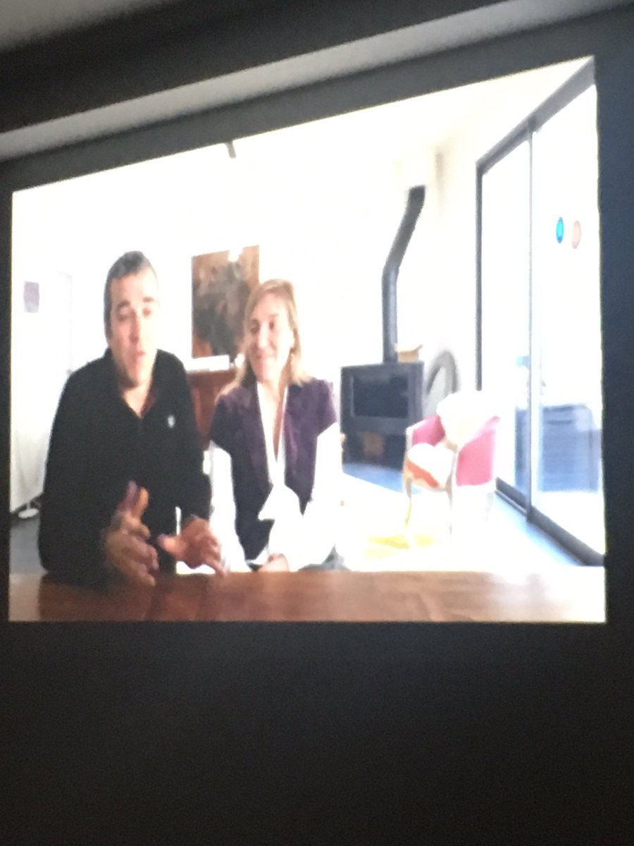 Ahurrissant. Quand un homme a le Bonheur de supporter la carrière de sa partenaire, on lui demande si c'est lui qui fait la "femme à la maison". On la dit indigne. On le dit courageux. #Letravailatilunsexe #LTATIUS #3Sha2