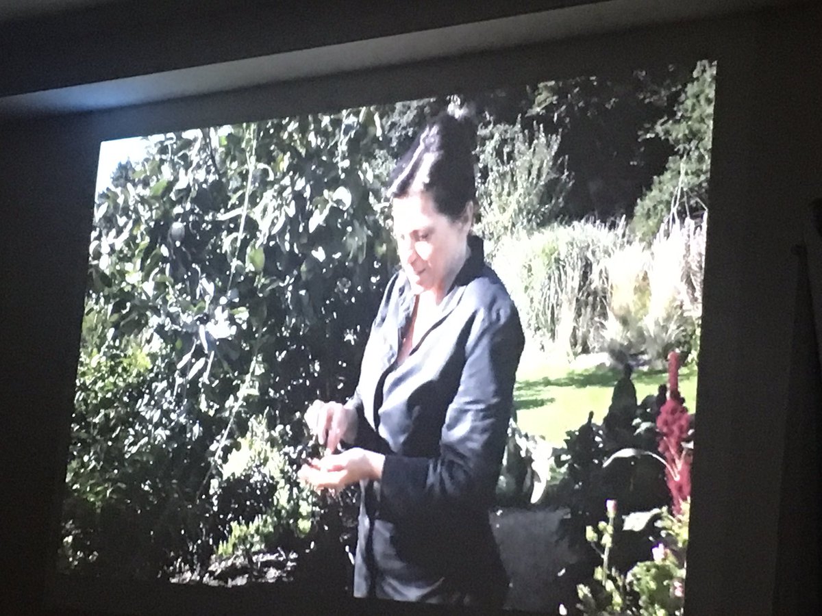 #LTATIUS #Letravailatilunsexe Le Bonheur intense de voir que le succès pro n'empêche pas la vie de couple et de famille. Le partage, la décroissance heureuse... Arabelle (Meirlaen) et Pierre ont tout compris. #3Sha2