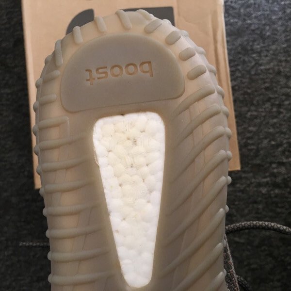 shoessszzz's tweet image. Selling 8/10 Belua V2s for a friend 
$700 PayPal or $670 PayPal gifted
Size 13

@Deadlaced @sneakers_4_Sale @RetailTuesday @RT_Kicks4Sale