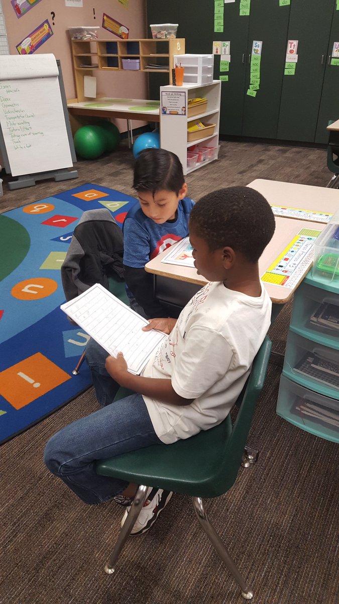 MrsG42010394's tweet photo. Being great communicators &amp; practicing for our showcase @MrsG42010394 @HumbleISD_HE #drive4purpose https://t.co/by5GbJ106K