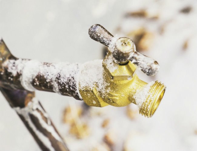 6 Top Tips for Avoiding Frozen Pipes—and Winter's Worst Home Disaster bobvila.com/articles/froze…