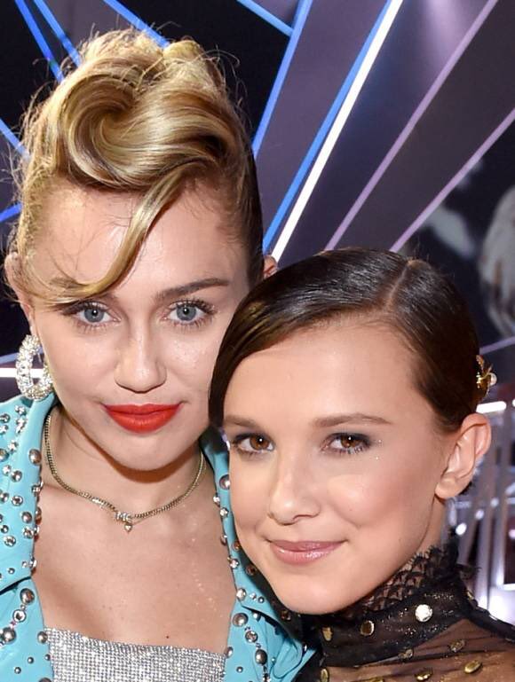 MileyRaySlays's tweet image. Millie Bobby Brown and Miley “text and Facetime often”! “She’s fabulous” 
-Millie talking about Miley